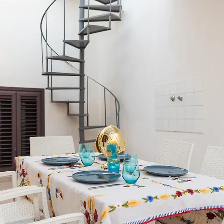 Palazzo Savino Southern Italian Lifestyle - Epoca Collection Bed & Breakfast *