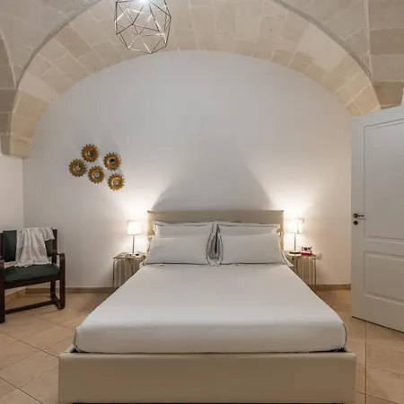 Palazzo Savino Southern Italian Lifestyle - Epoca Collection * Mesagne